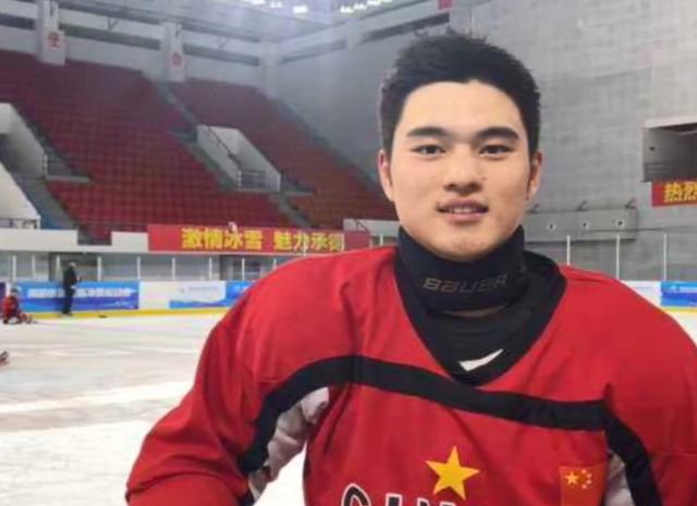 天天盈球双色球最近的走势图-郭雨洁汪之栋担任开幕式旗手 两位00后实至名归