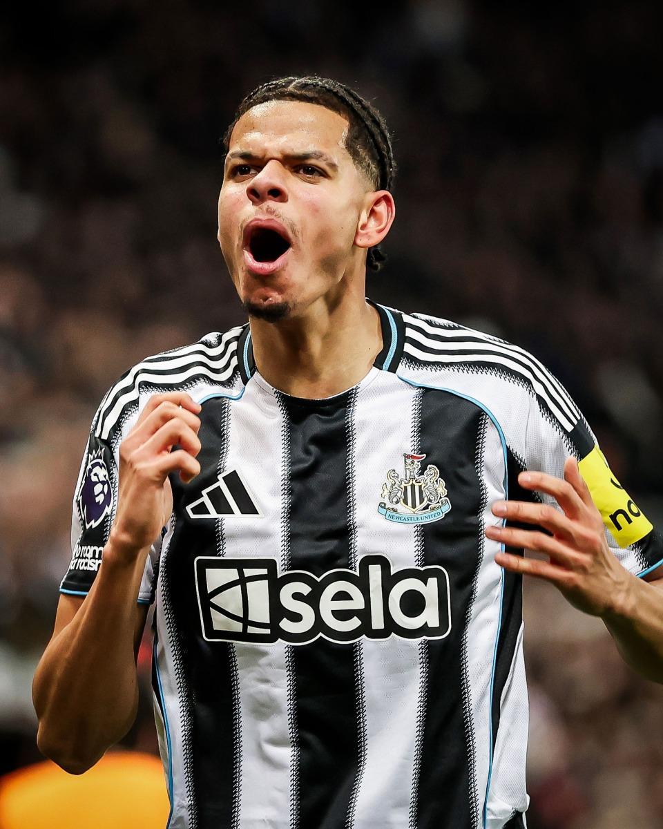 90分钟绝杀！曼联1-2遭10人纽卡逆转，卡里克首败，3-6名差3分